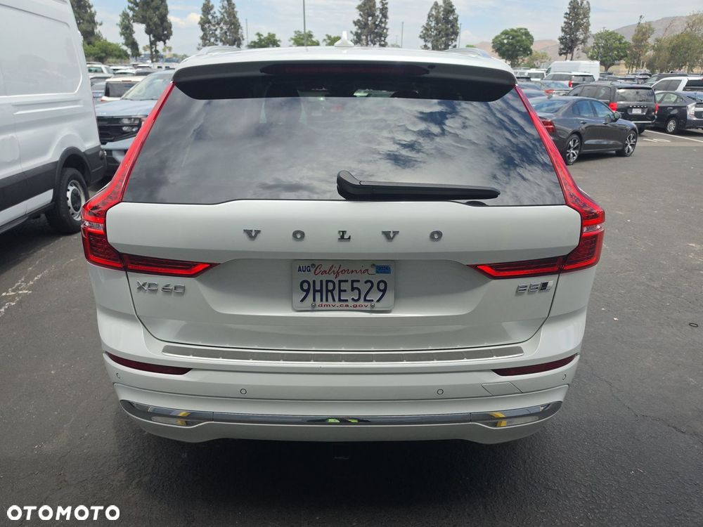 Volvo XC 60 B5 B AWD Plus Bright - 6
