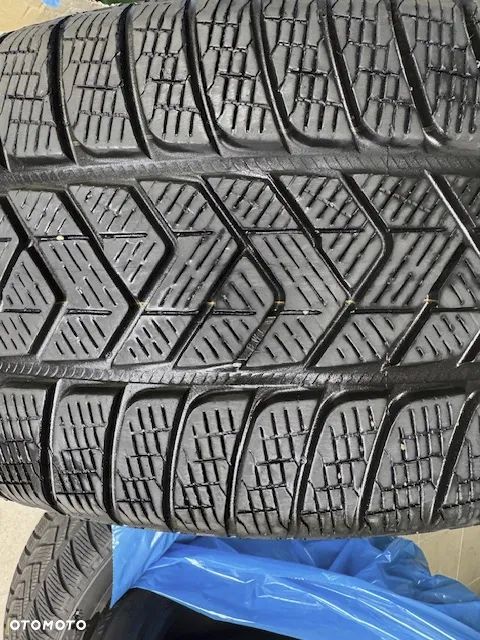 Używane opony Pirelli Scorpion Winter 255/45R20 101V - 1