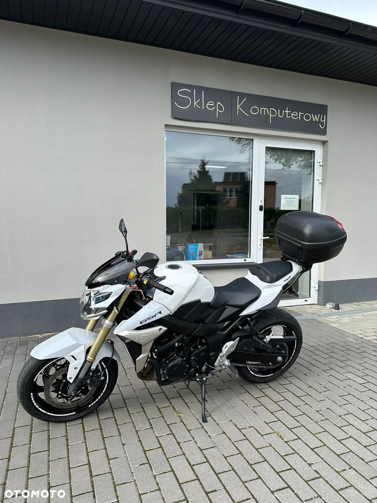 Suzuki GSR - 1