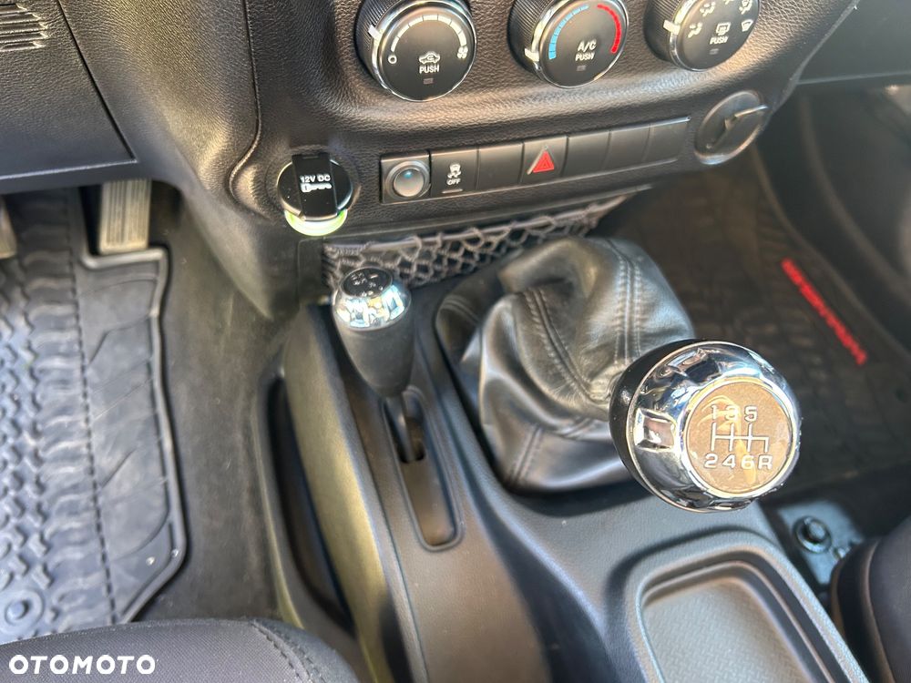 Jeep Wrangler - 13