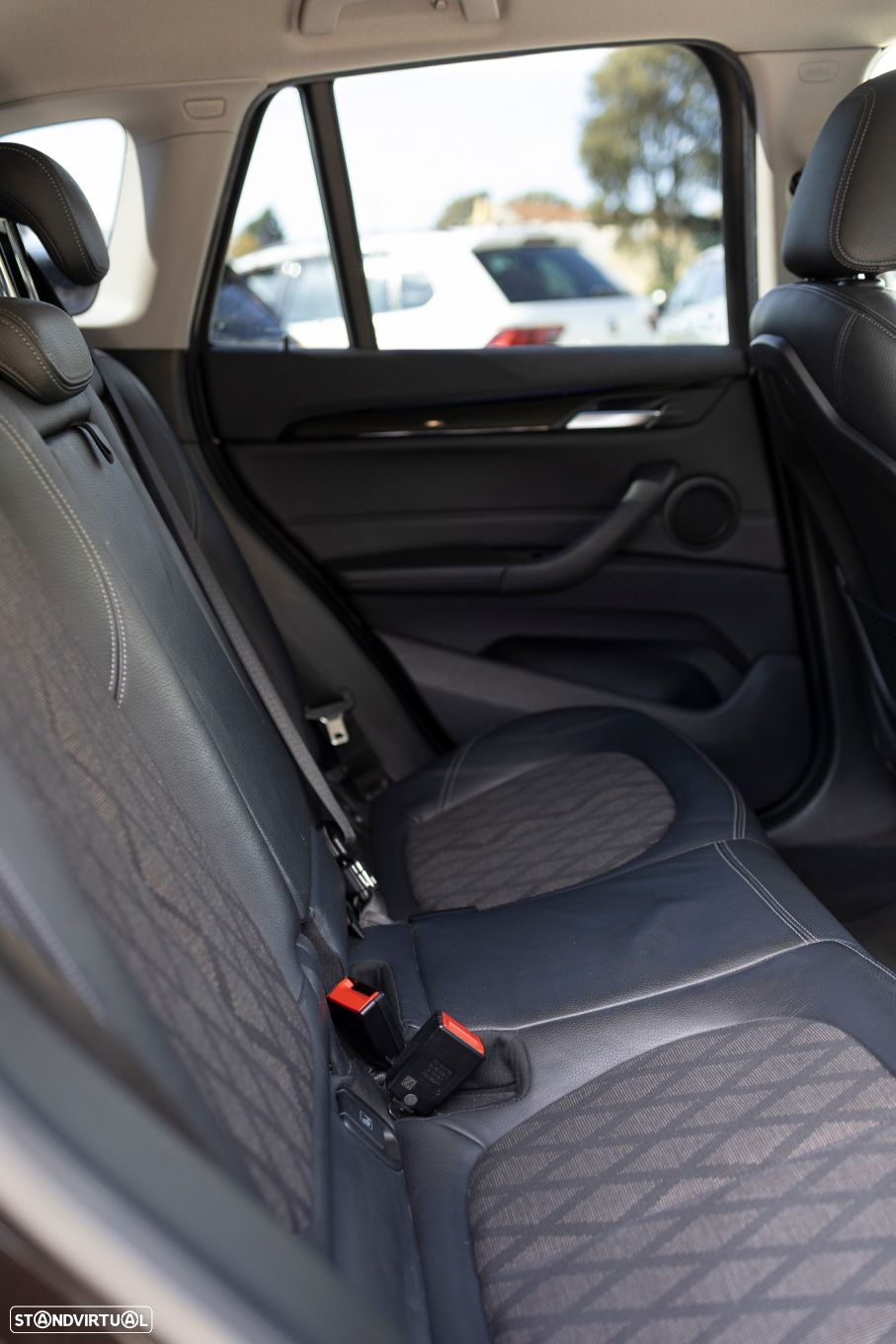 BMW X1 16 d sDrive Line xLine - 53