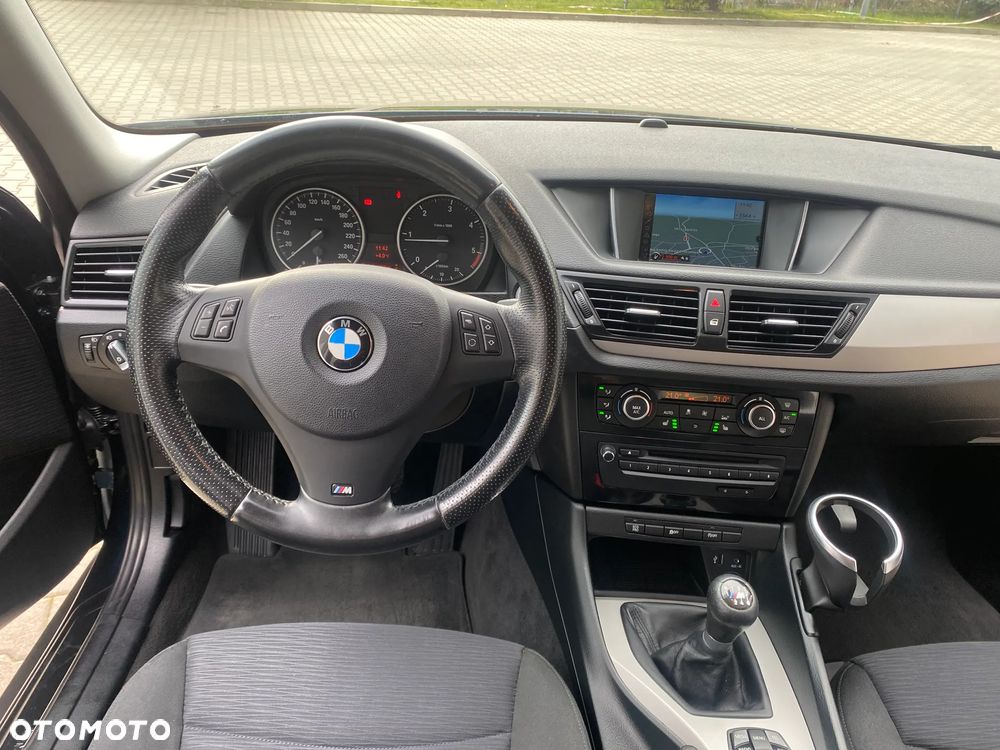 BMW X1 sDrive18d xLine - 16