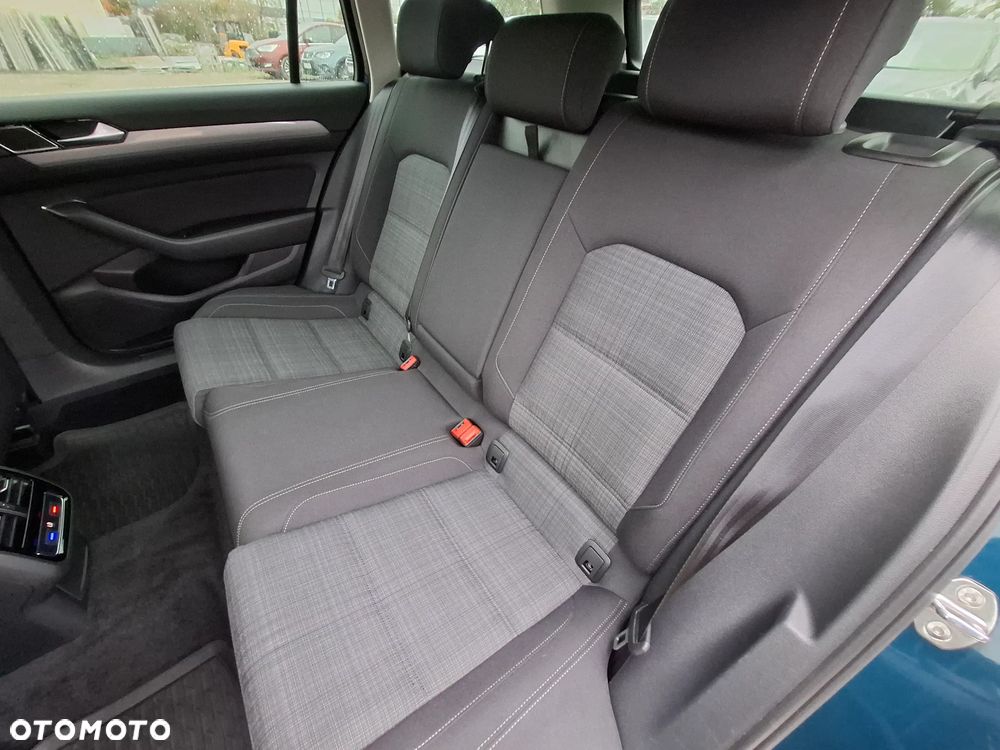 Volkswagen Passat - 14