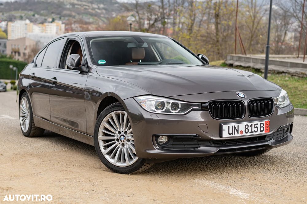 BMW Seria 3 320d Aut. - 12