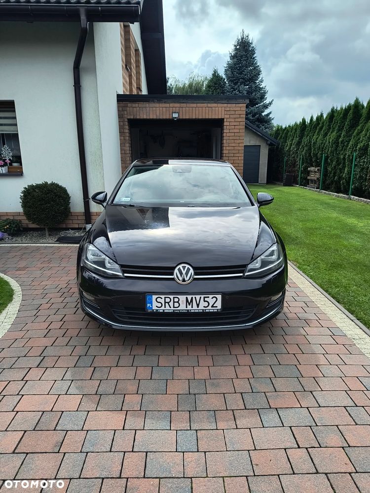 Volkswagen Golf - 1