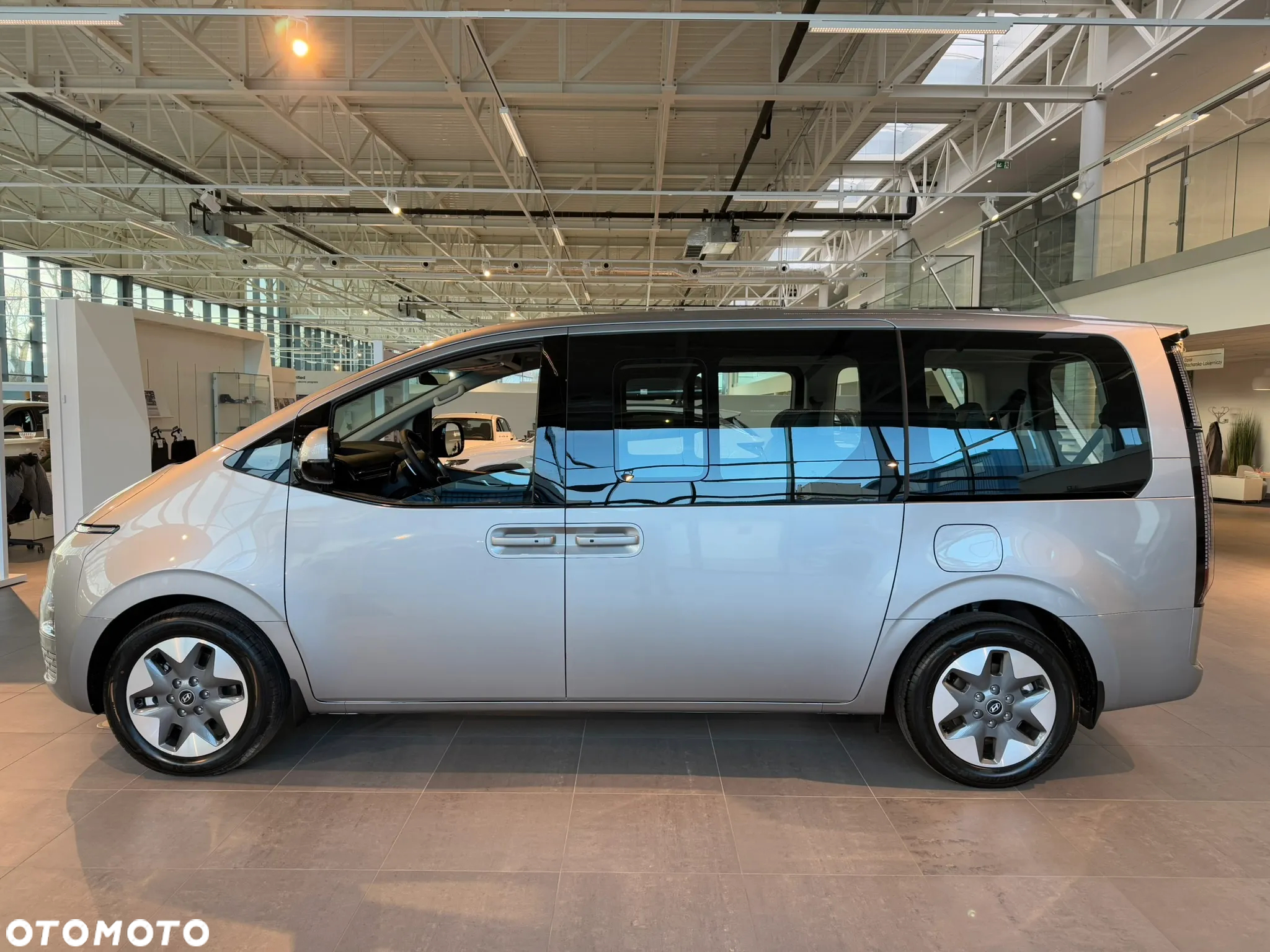 Hyundai Staria - 3