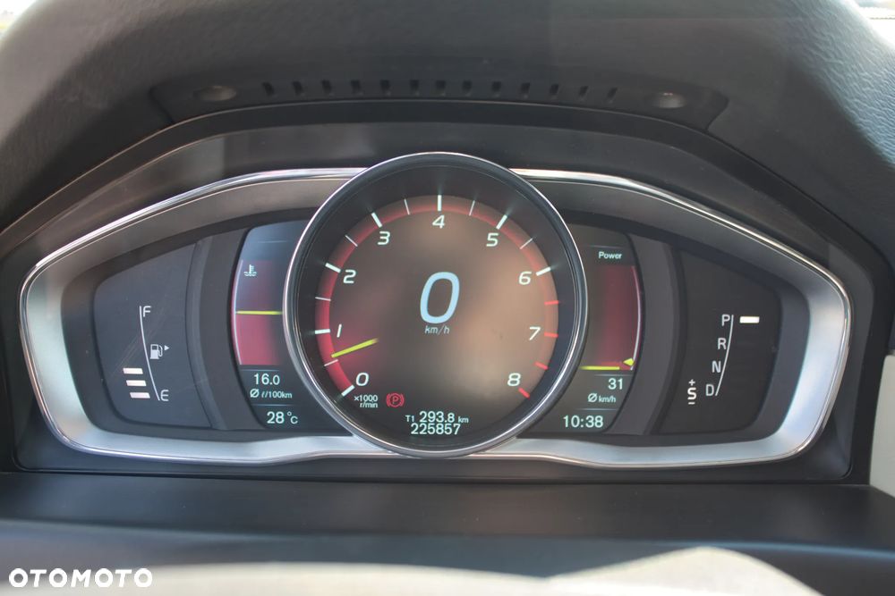 Volvo XC 70 3.2 AWD Summum - 35
