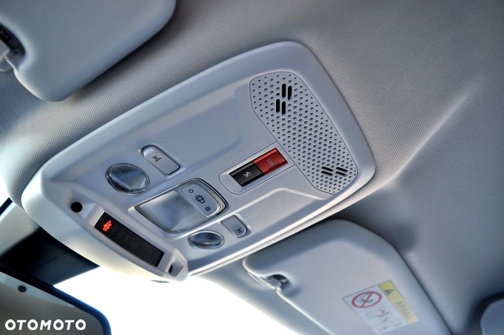 Peugeot 2008 1.5 BlueHDi Allure Pack S&S EAT8 - 34