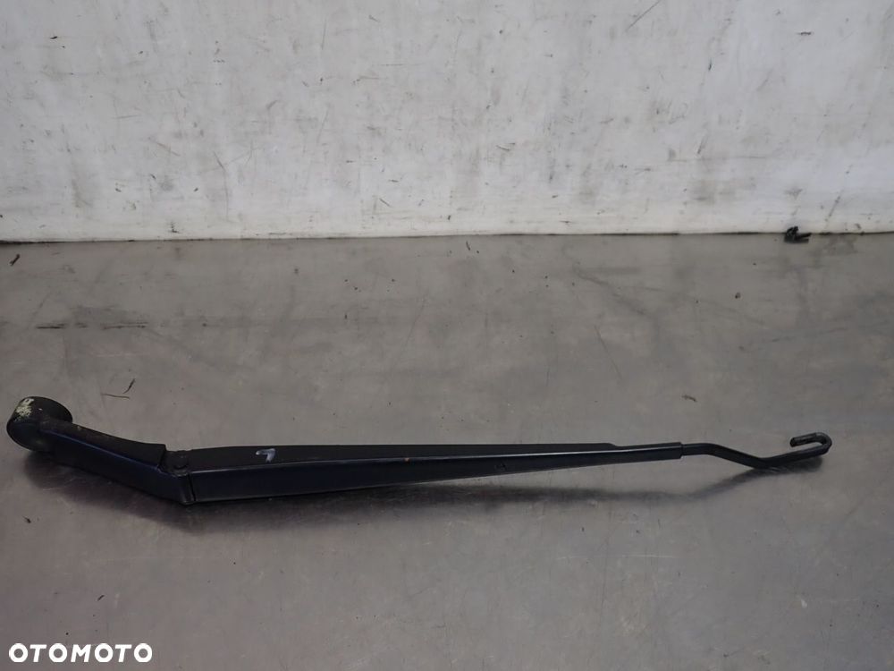 RAMIĘ WYCIERACZKI PRZÓD LEWE HYUNDAI I10 II - 1