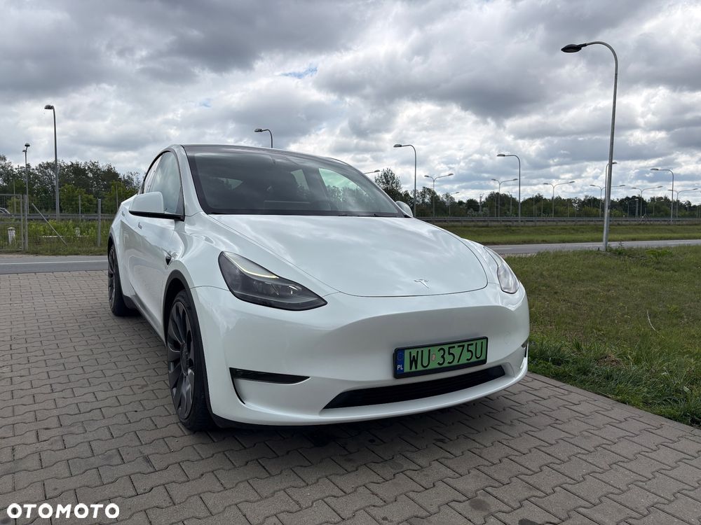 Tesla Model Y Performance AWD - 2