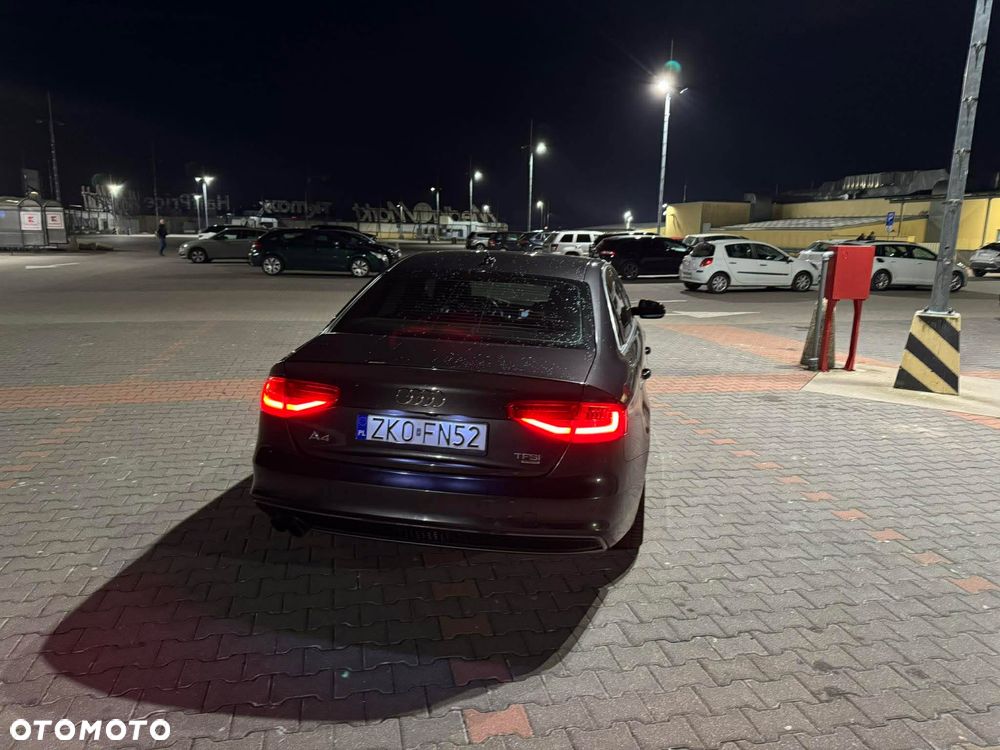 Audi A4 Limousine - 3