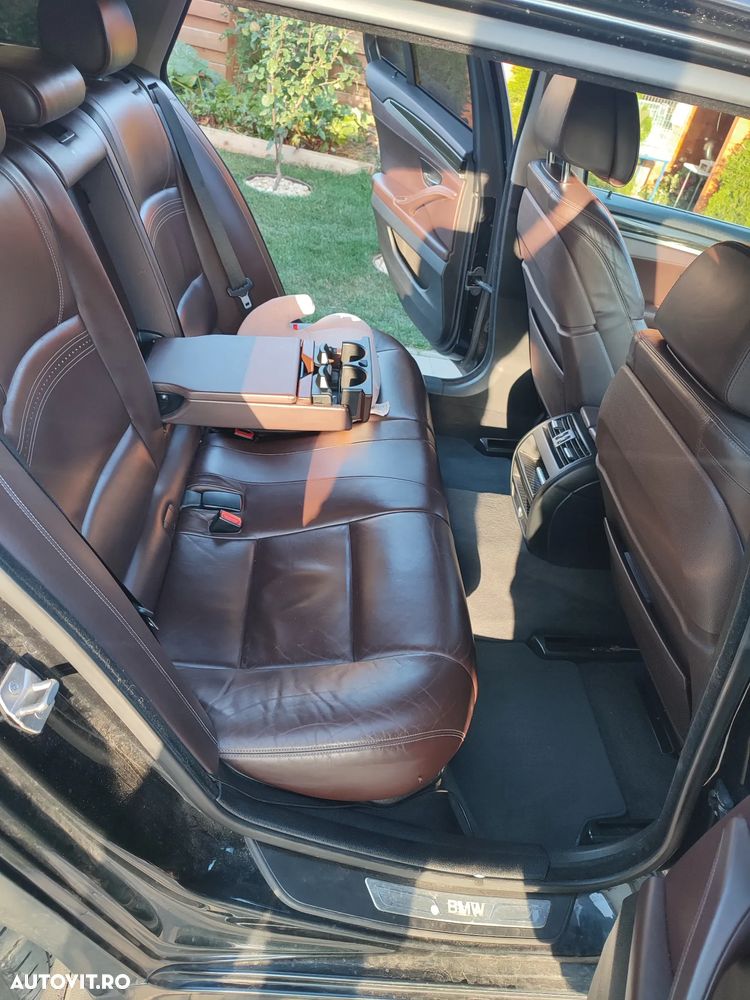 BMW Seria 5 525d xDrive AT - 16