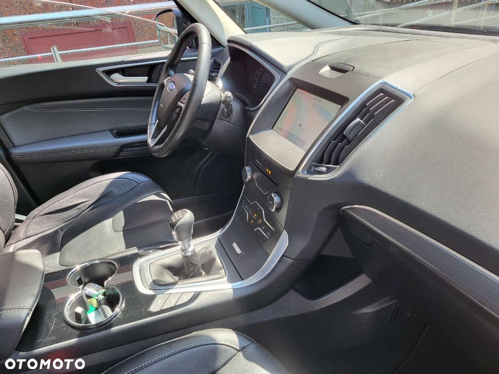 Ford S-Max - 11