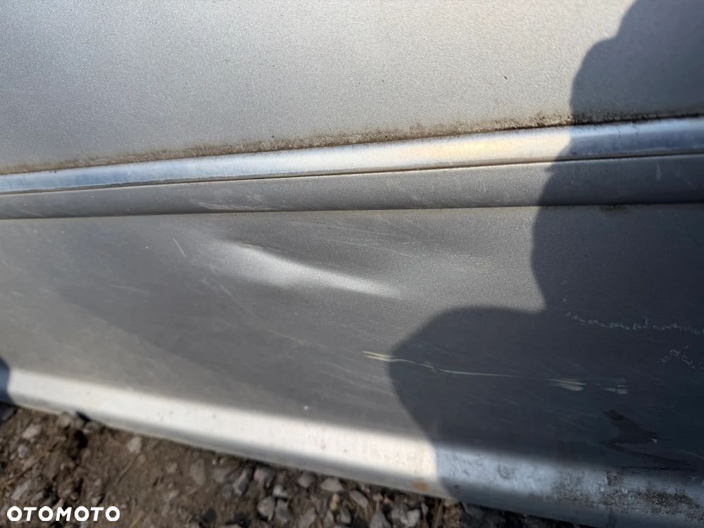 Drzwi prawe Volkswagen Bora kombi kolor LA7W przednie przód OE - 3
