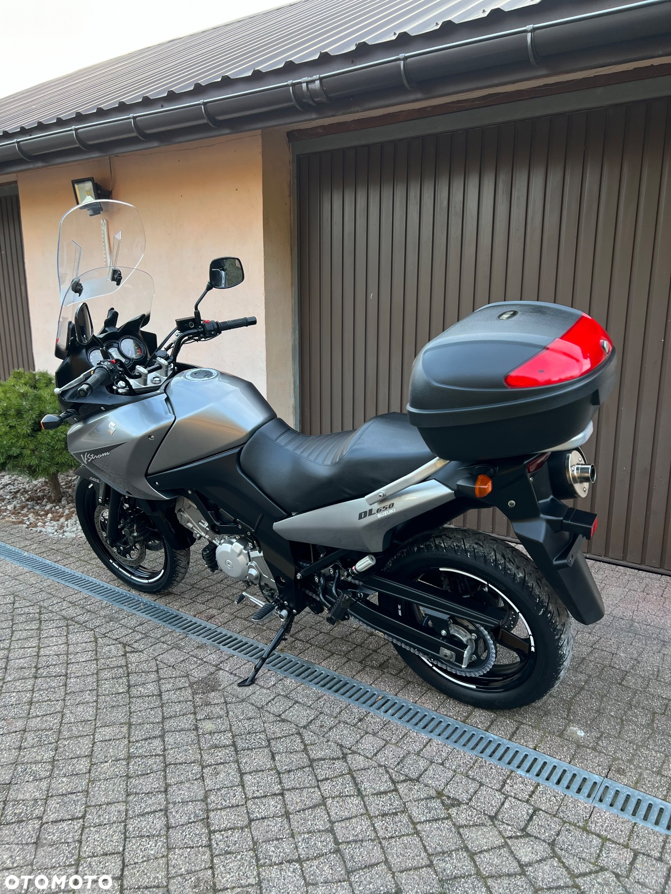 Suzuki DL - 5