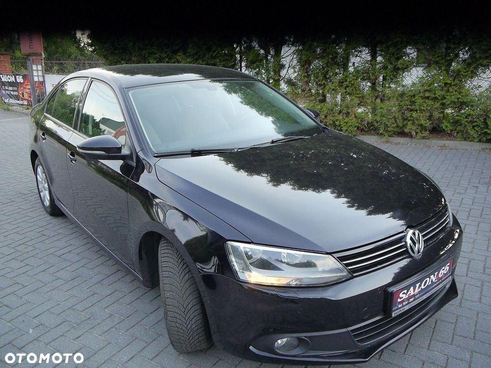 Volkswagen Jetta 1.6 TDI DSG Comfortline - 8