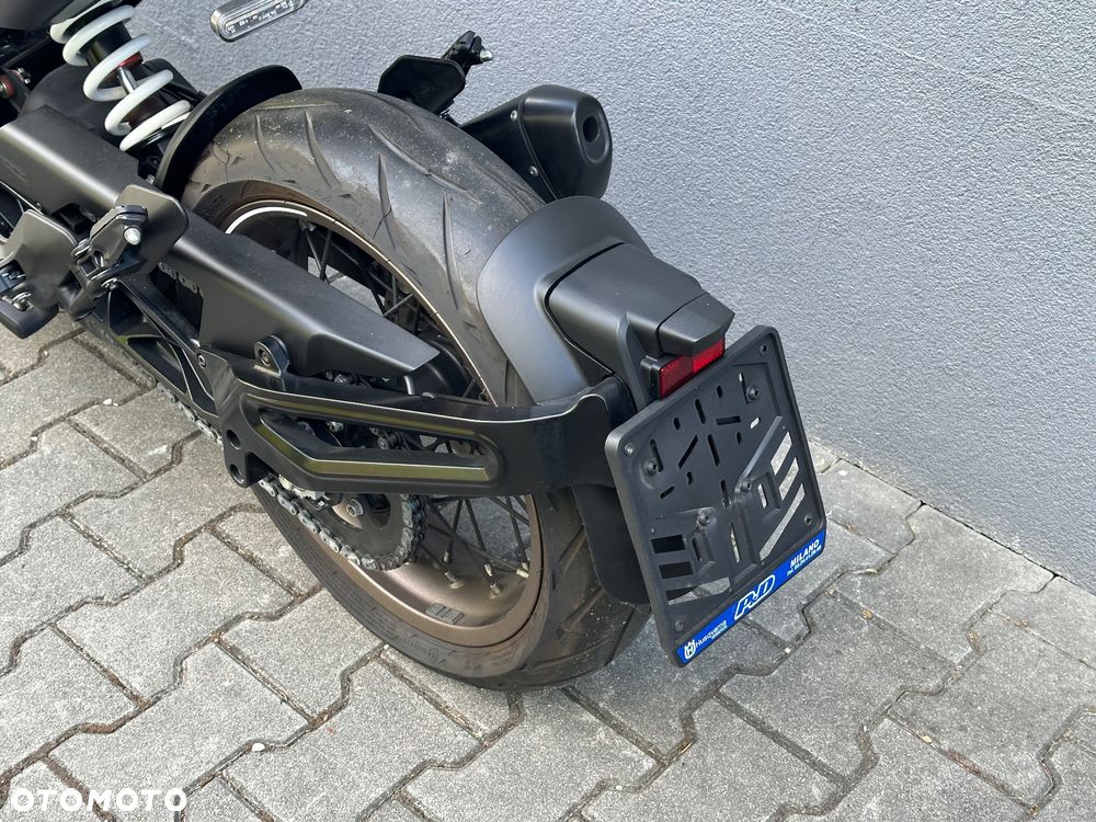 Husqvarna Vitpilen - 24