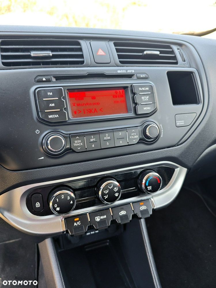 Kia Rio - 9