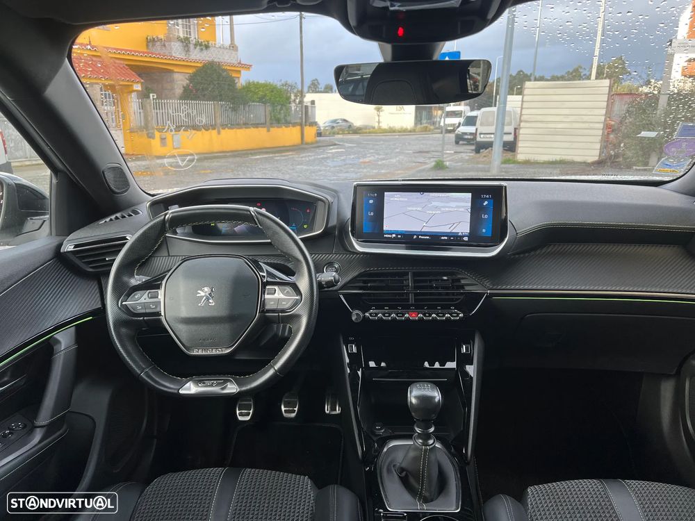 Peugeot 2008 1.2 PureTech GT Line - 4