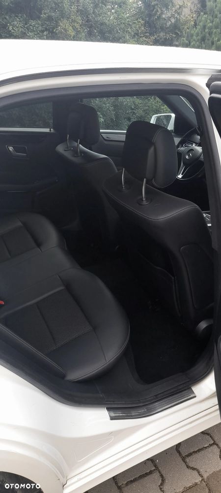 Mercedes-Benz Klasa E 220 BlueTEC 4-Matic Classic - 22