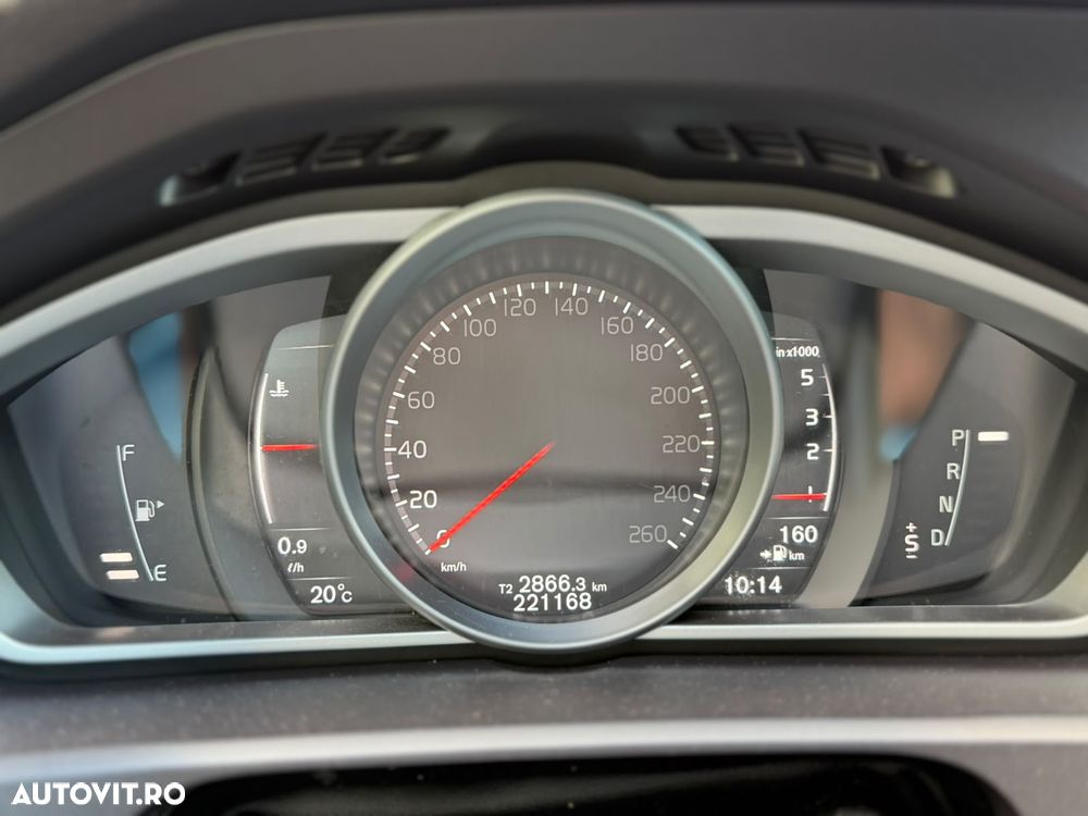 Volvo V40 D3 Aut. R-Design - 17