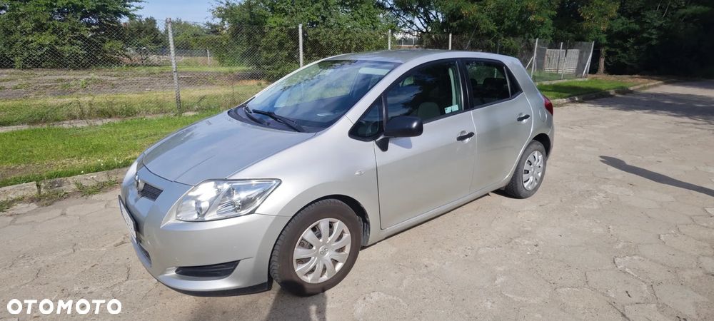 Toyota Auris 1.4 D-4D Terra - 1