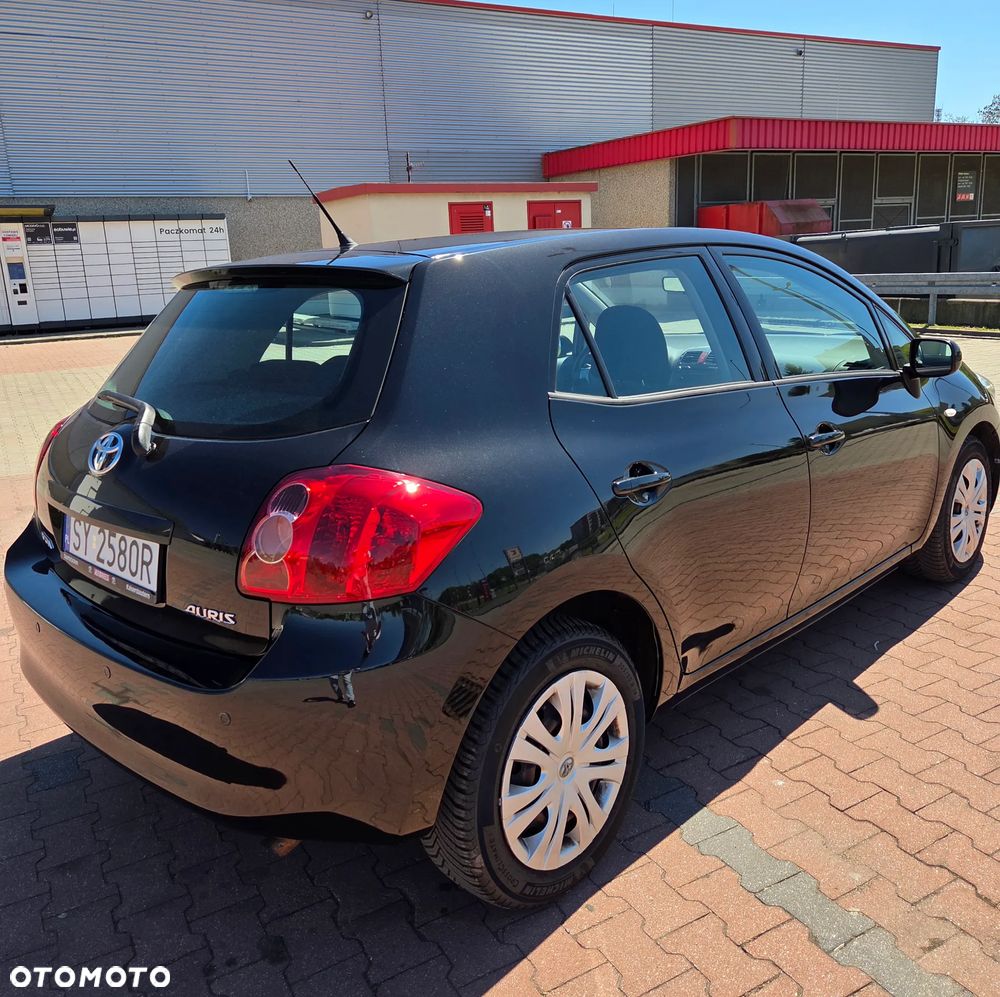 Toyota Auris 1.33 VVT-i Premium + - 24