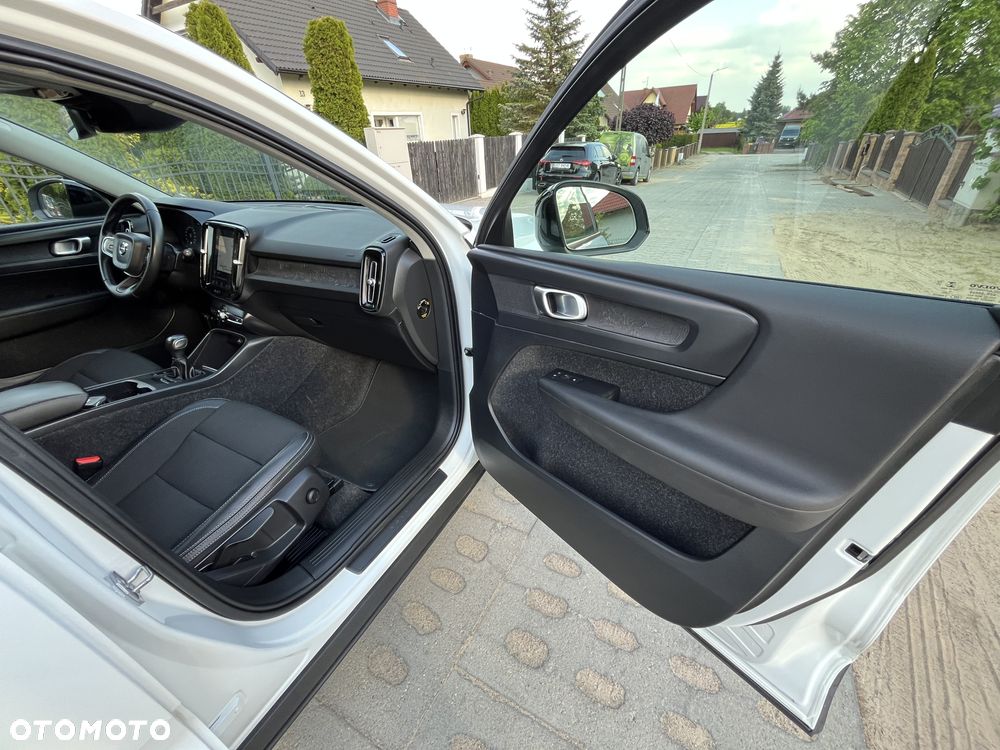 Volvo XC 40 T3 Momentum Pro - 13