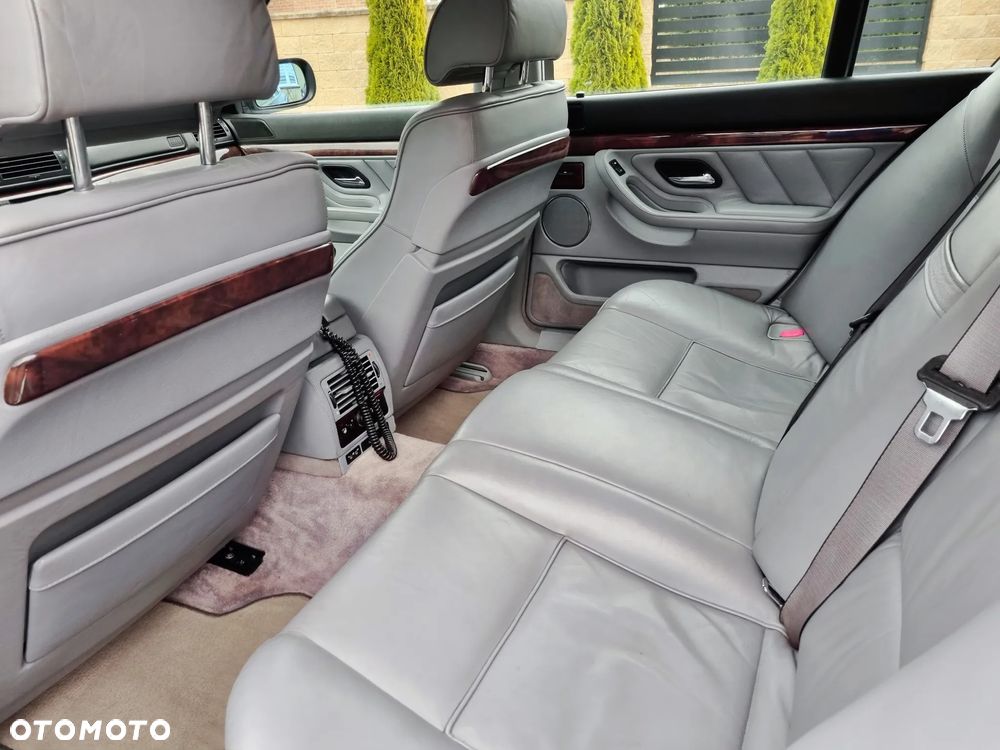 BMW Seria 7 750i - 7