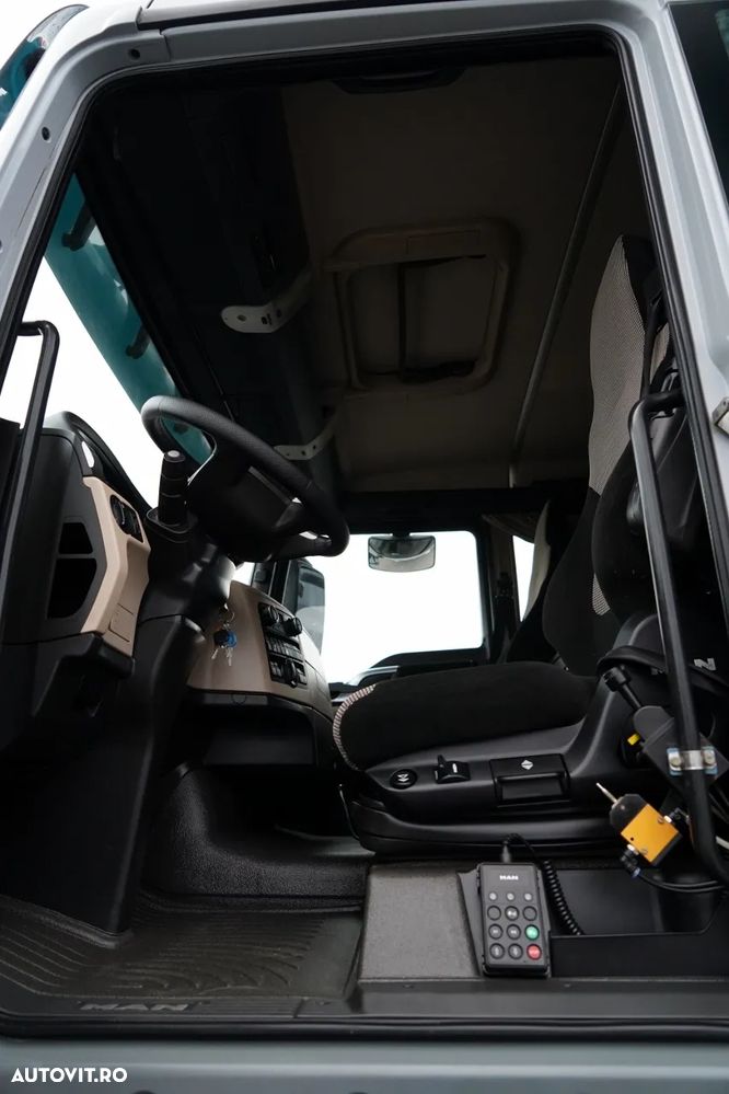 MAN TGX 18.500 / 4x4 / HIDRAULICĂ / HIDROPROPULSARE / CABINĂ JOSĂ / ANVELOPE 100% / EURO 6 / - 24