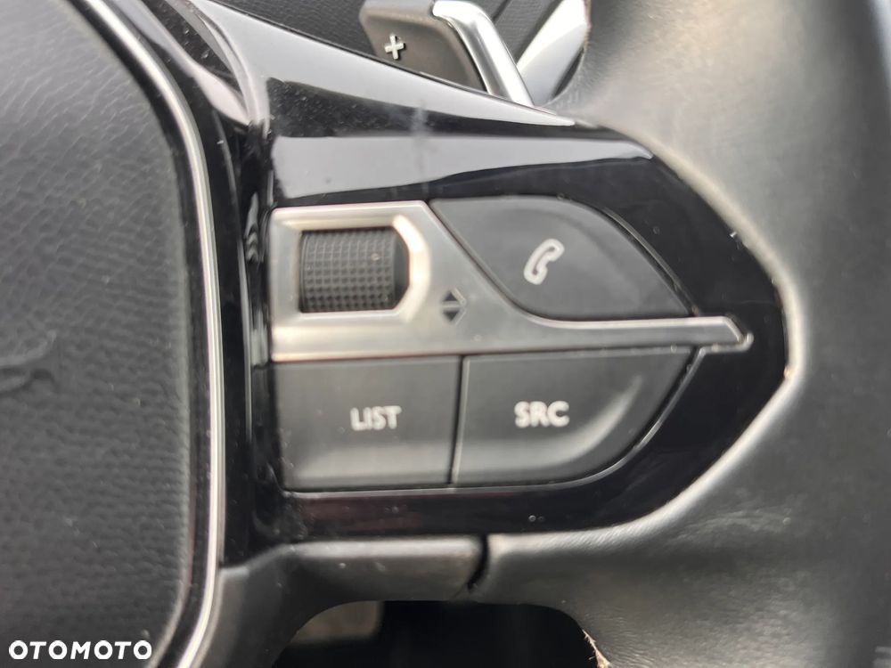 Peugeot 3008 225 e-EAT8 Allure - 24