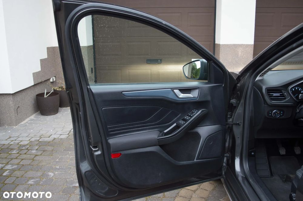 Ford Focus 1.0 EcoBoost Hybrid ACTIVE X - 13