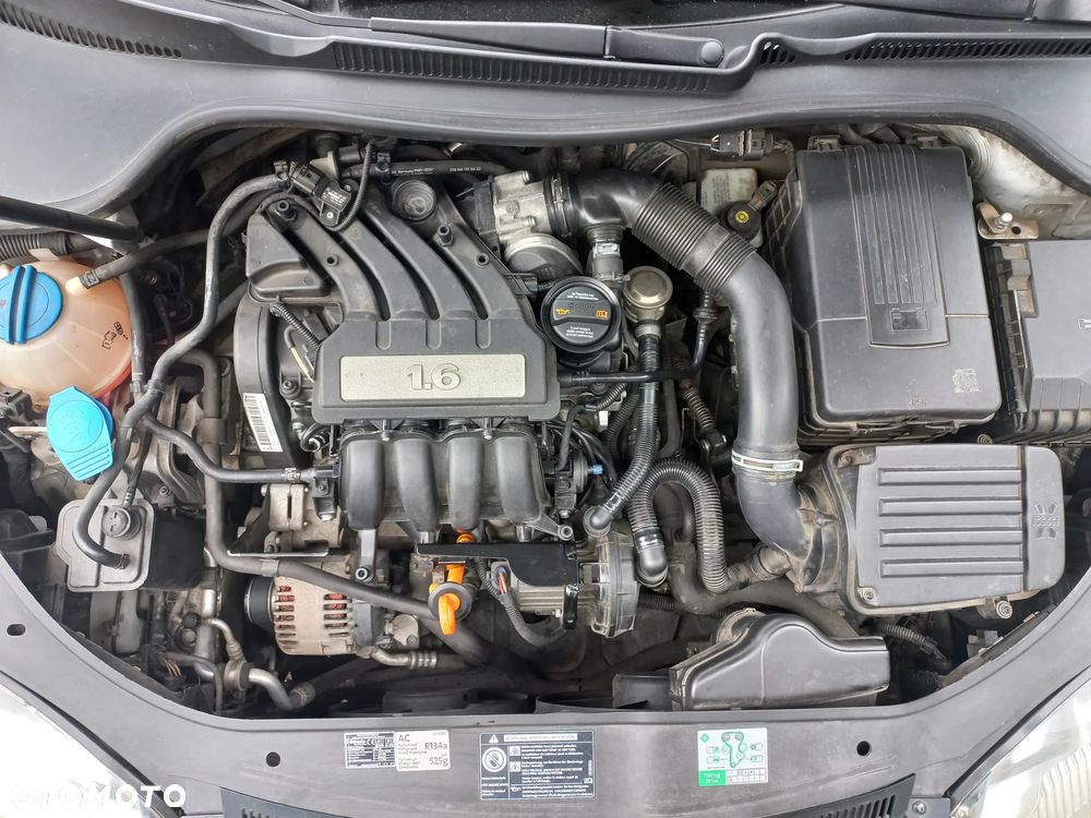 Volkswagen Golf 1.6 Comfortline - 17
