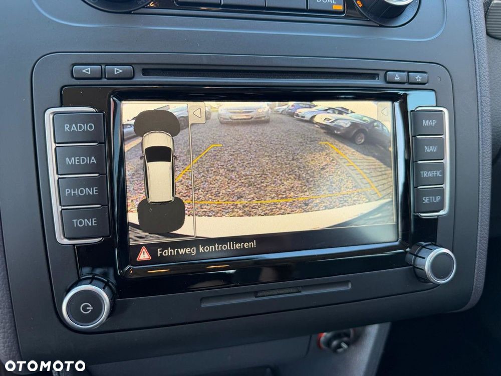 Volkswagen Touran 1.4 TSI Highline DSG - 13