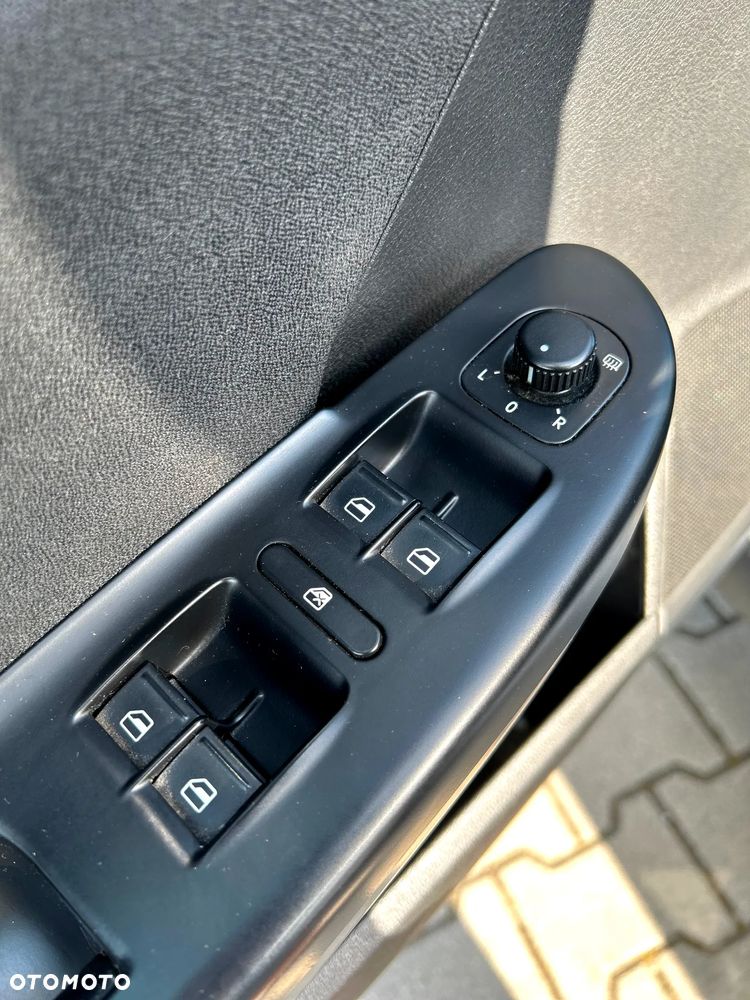 Volkswagen Passat 1.9 TDI Comfortline - 25
