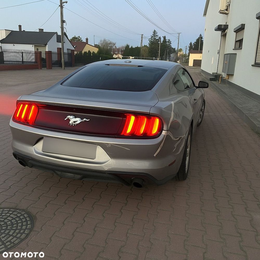 Ford Mustang 2.3 Eco Boost - 10