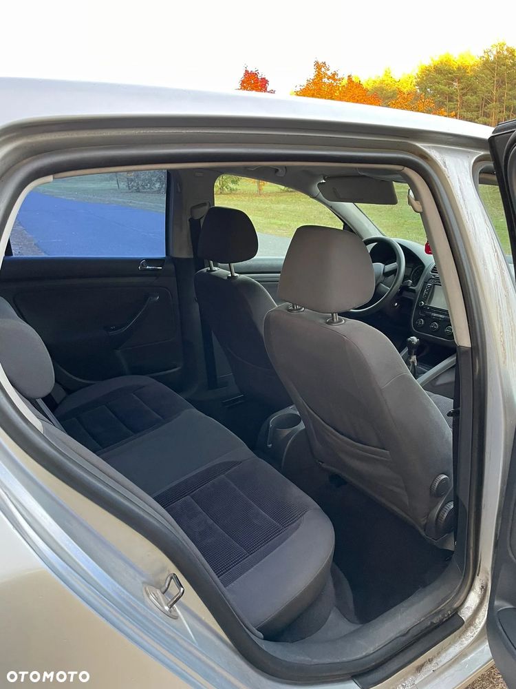 Volkswagen Golf V 1.9 TDI Trendline - 12
