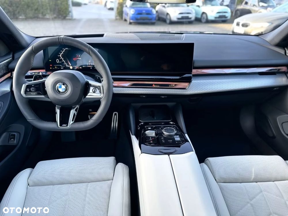 BMW Seria 5 540d xDrive mHEV M Sport - 22