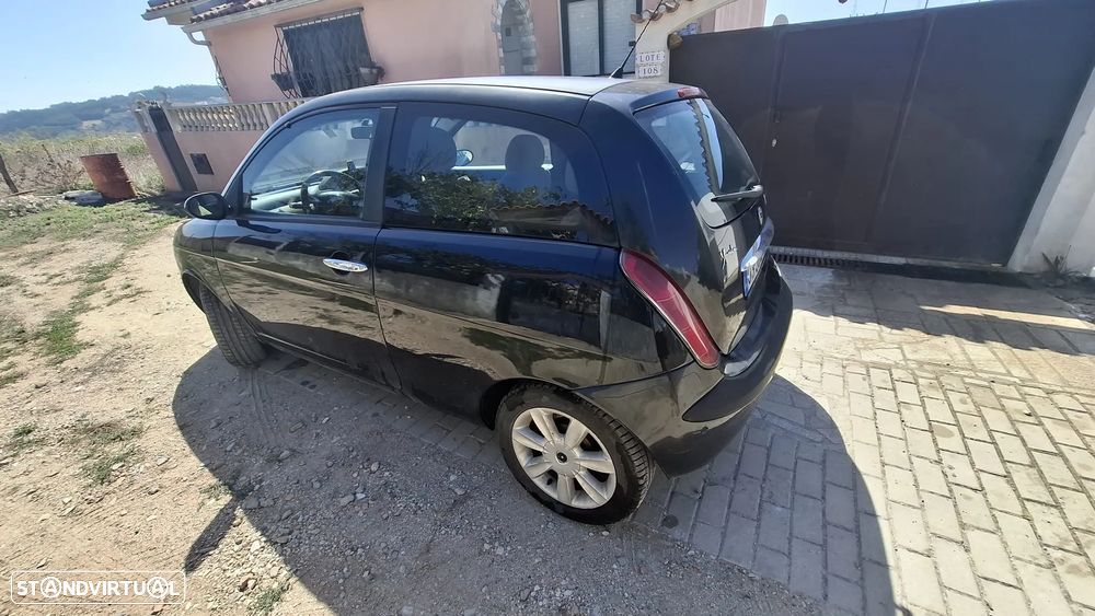 Lancia Ypsilon 1.3 M-jet Argento 5 - 2
