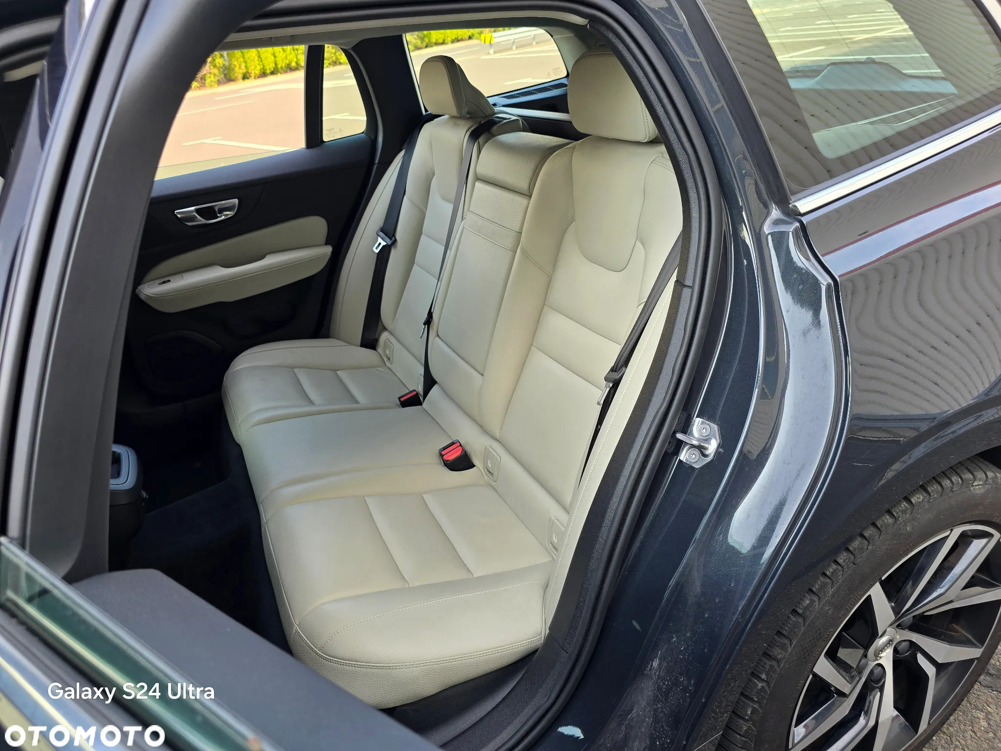 Volvo V60 T4 Momentum Pro - 12
