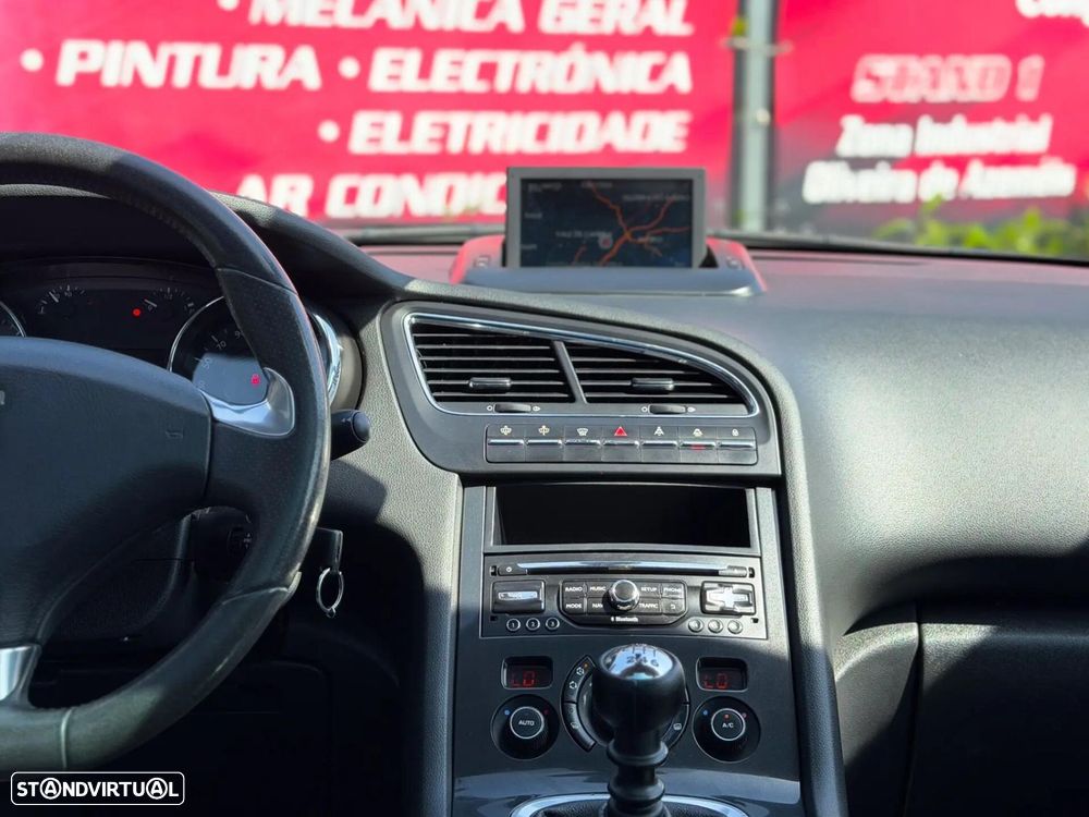 Peugeot 5008 1.6 HDi Allure - 18