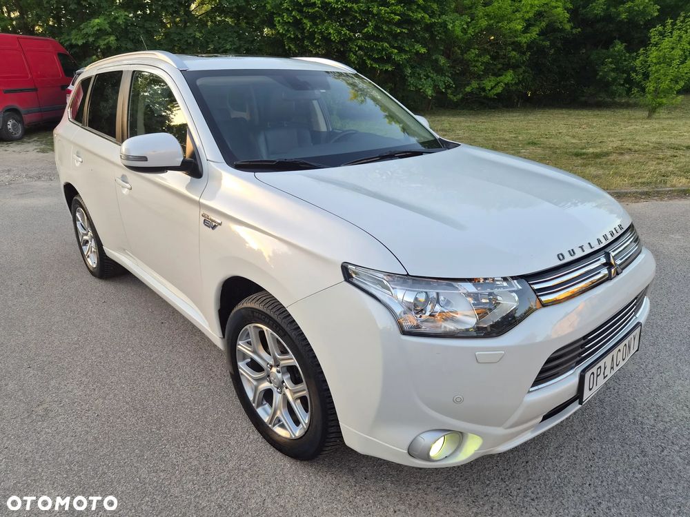 Mitsubishi Outlander - 4