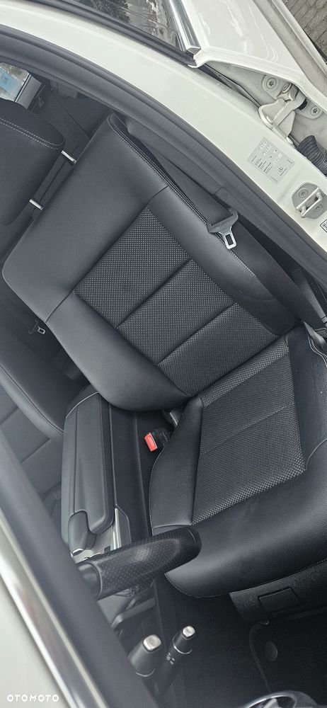 Mercedes-Benz Klasa E - 27