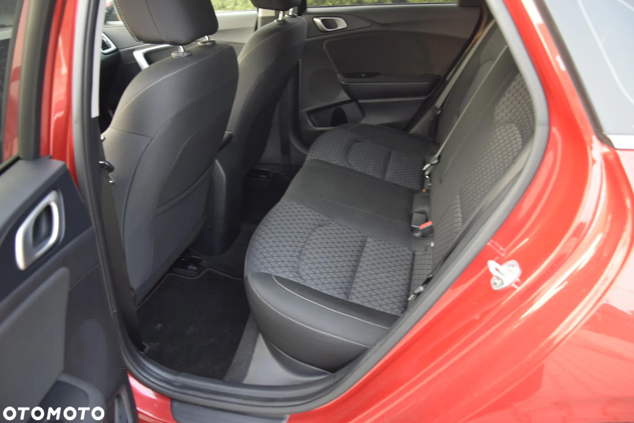 Kia Ceed 1.4 T-GDI L Business Line DCT - 12
