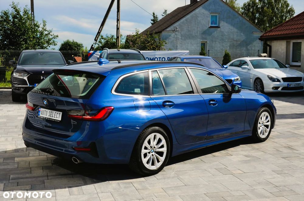 BMW Seria 3 316d mHEV - 8