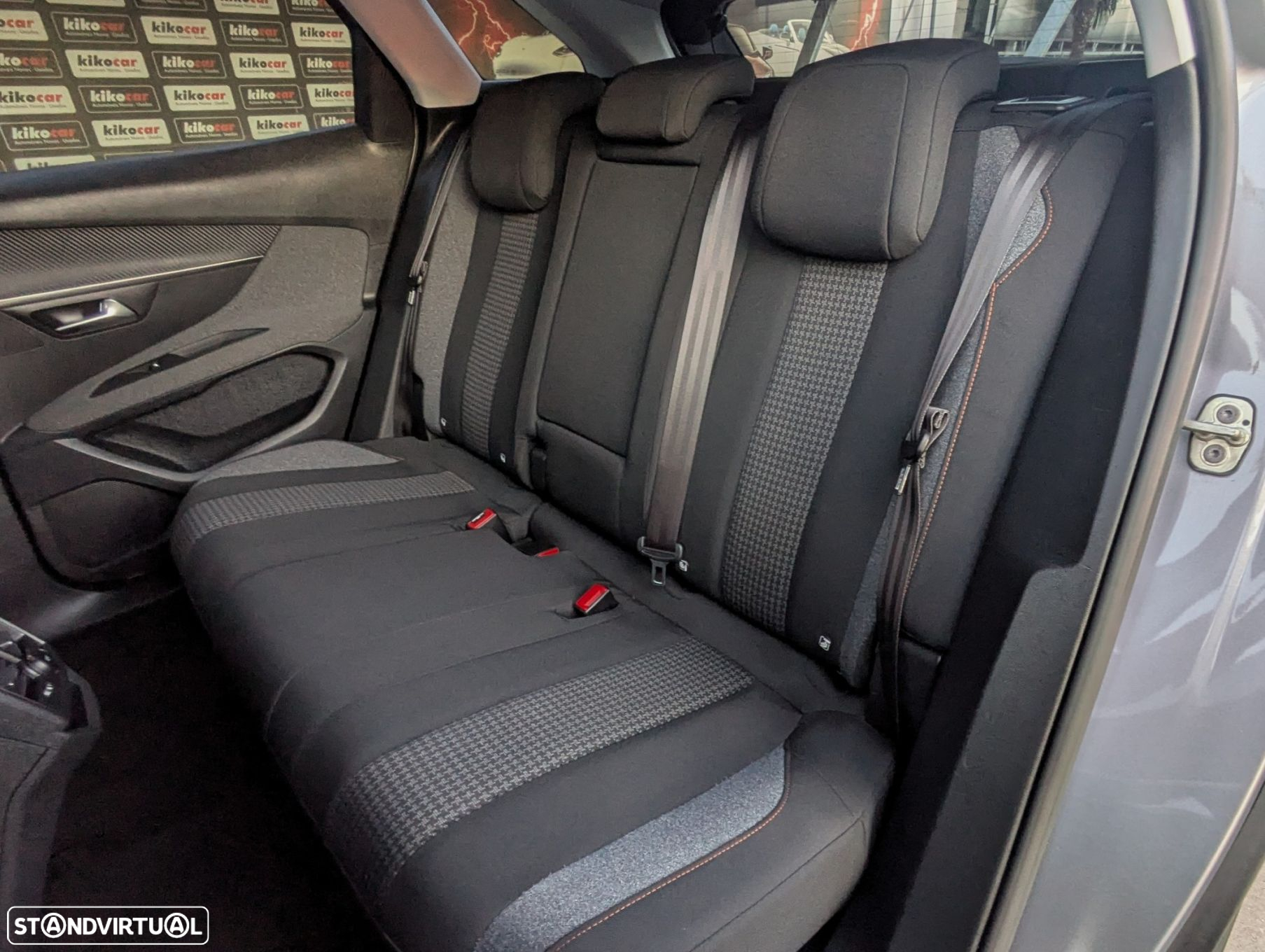 Peugeot 3008 1.5 BlueHDi Active Pack EAT8 - 26