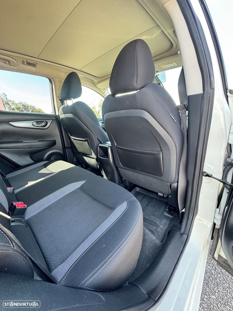 Nissan Qashqai 1.5 dCi N-Connecta J18+Led - 19