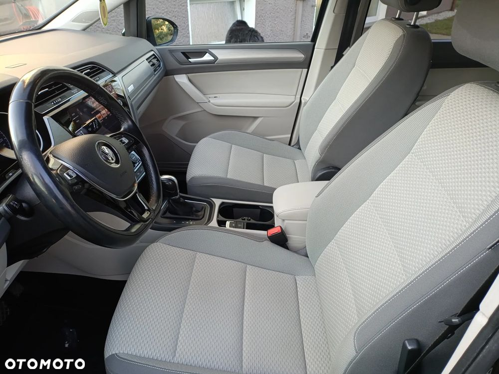 Volkswagen Touran - 9