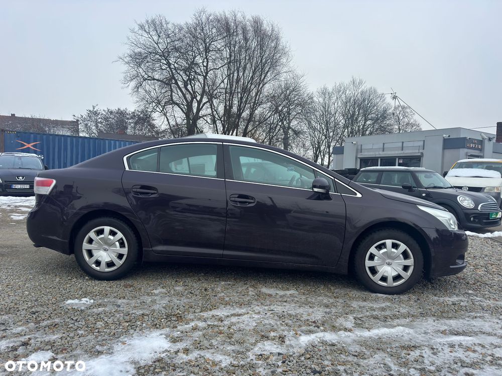 Toyota Avensis 2.0 D-4D - 7