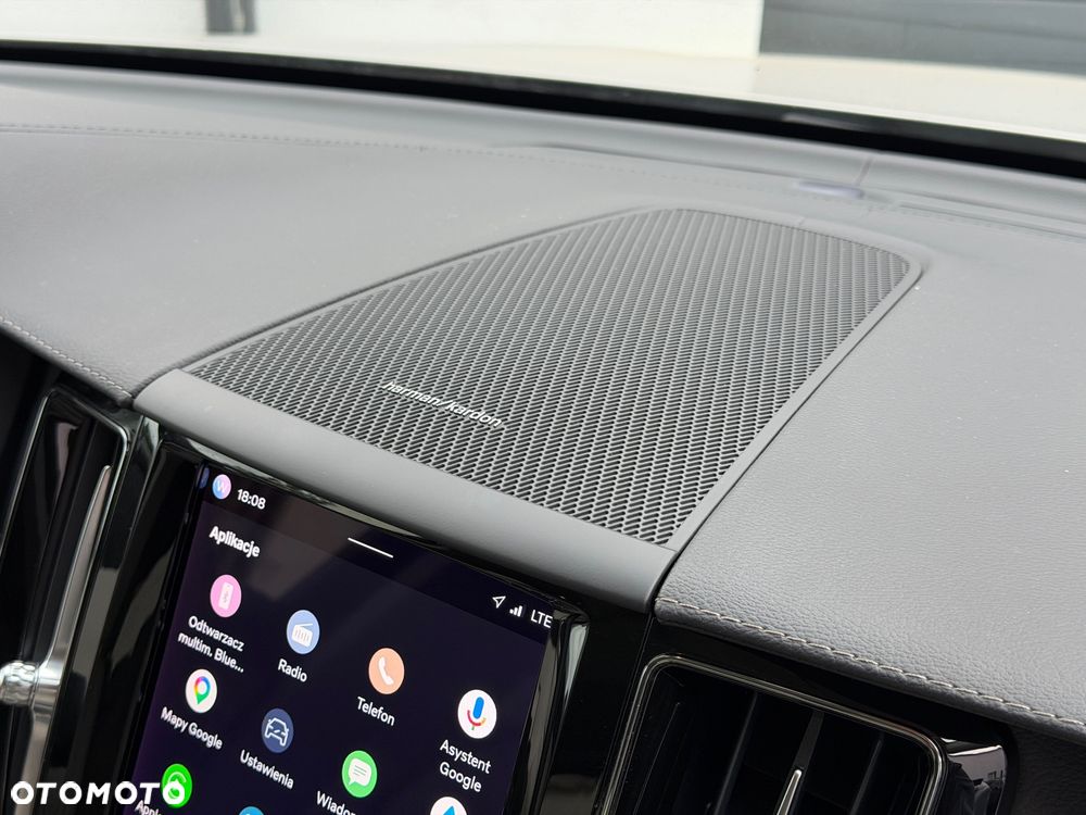 Volvo XC 60 T6 Plug-In Hybrid AWD Inscription - 9